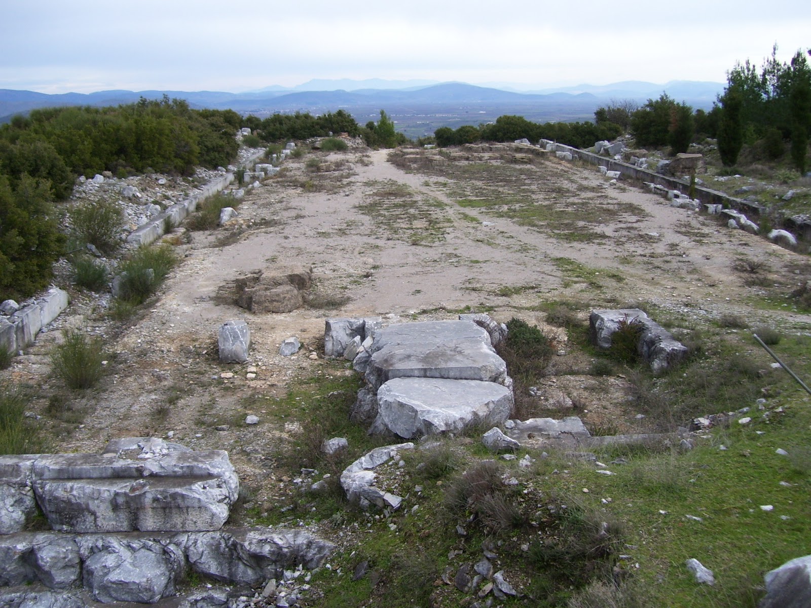 Ταβέρνα Ο Νώντας - Λιβαδειά Αξιοθέατα - Ο Ναός του Διός Βασιλέως